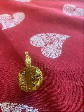 Vintage Direction One Gold Tone Basket Brooch